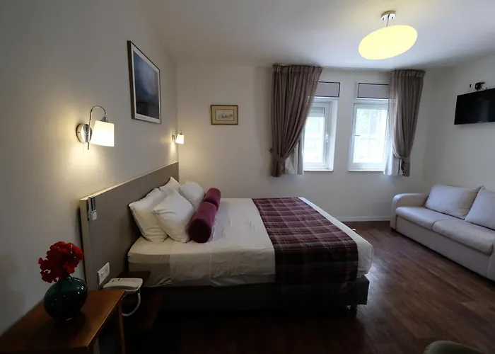 Scots House Hotel